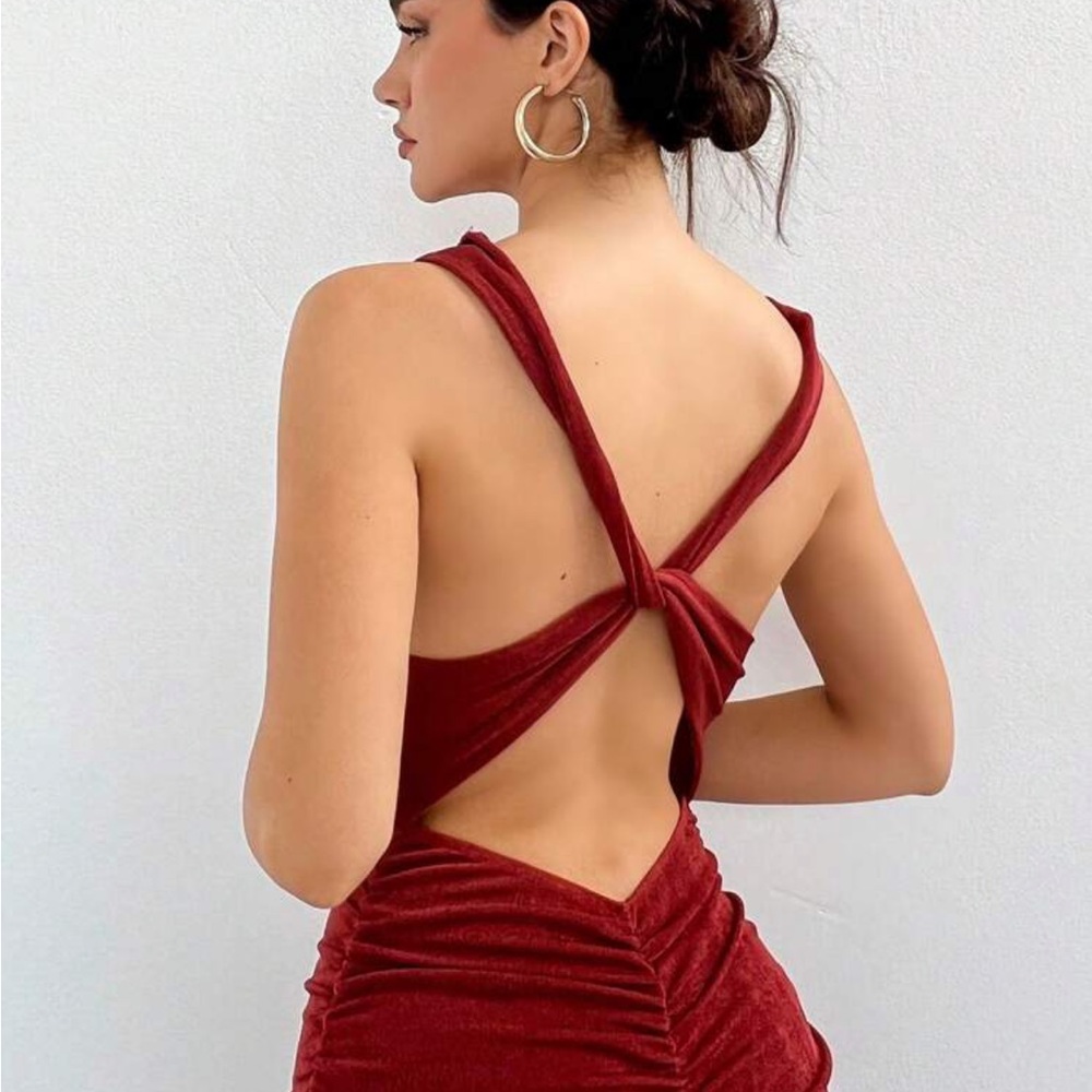 Velvet Bodycon Dress 🥂 - Picture 2 of 4